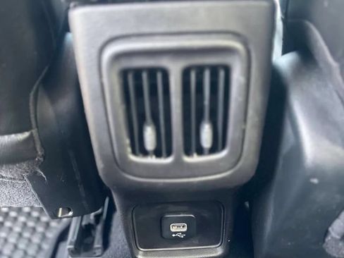 Used 2020 Jeep Compass Latitude w/ Cold Weather Group AWD/4WD image 13