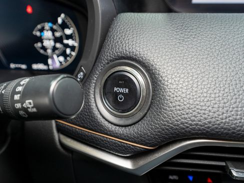 Used 2024 MAZDA CX-90 Plug-In Hybrid w/ Premium Pkg image 30