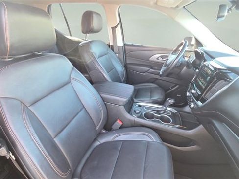 Used 2019 Chevrolet Traverse LT w/ LT Premium Package image 16
