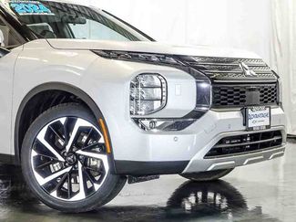 Used 2024 Mitsubishi Outlander SE AWD/4WD video 3