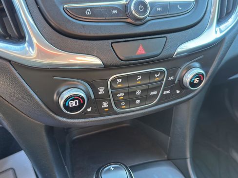 Used 2018 Chevrolet Equinox LT image 35