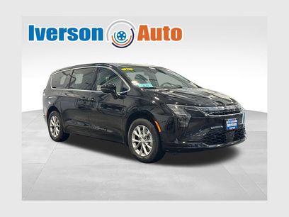 New 2027 Chrysler Pacifica Select