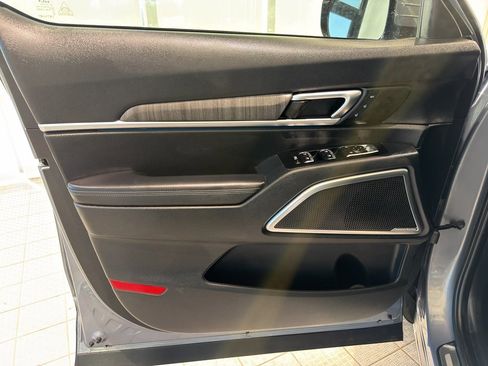 Used 2024 Kia Telluride SX w/ Towing Package image 15