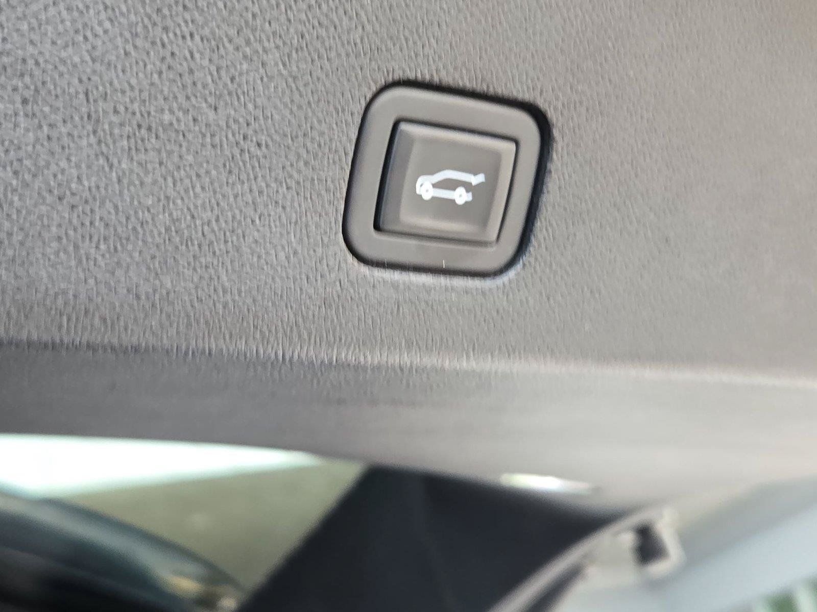 Used 2023 Cadillac XT6 Luxury FWD image 32