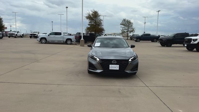 Used 2024 Nissan Altima 2.5 SR FWD image 3