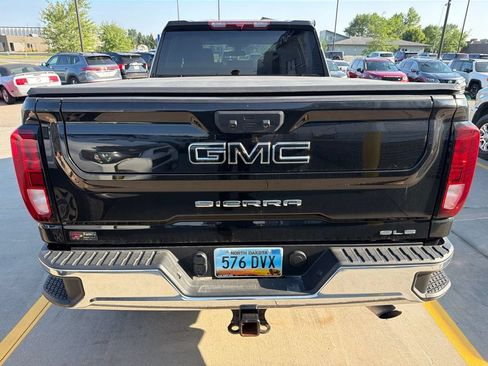 Used 2022 GMC Sierra 2500 SLE w/ SLE Value Package; AWD/4WD image 9