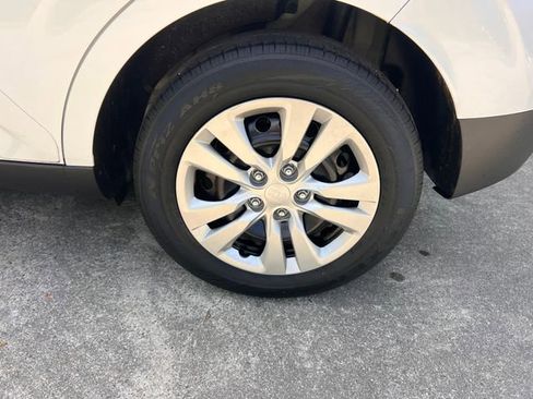 Used 2021 Kia Soul LX image 32