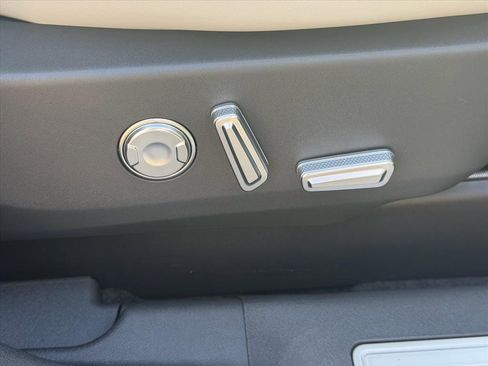 New 2026 Lincoln Nautilus Reserve image 13