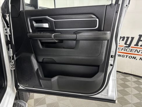 Used 2025 RAM 2500 Big Horn AWD/4WD image 27