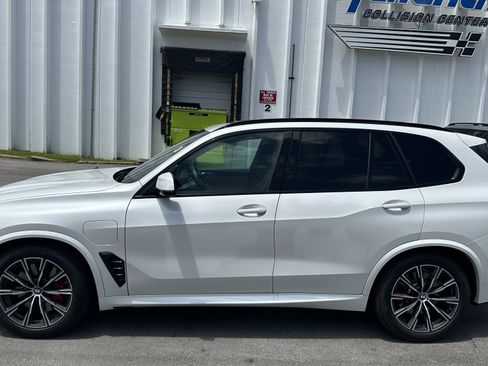 Used 2026 BMW X5 xDrive50e w/ M Sport Package AWD/4WD image 7