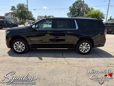 Used 2023 Chevrolet Suburban Premier AWD/4WD image 7