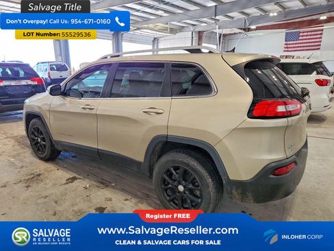 Used 2014 Jeep Cherokee Latitude w/ Cold Weather Group AWD/4WD image 3