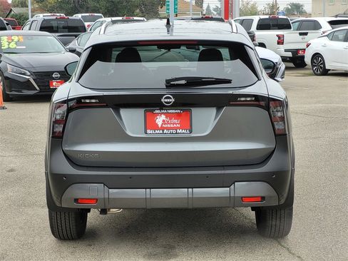 New 2026 Nissan Kicks SV image 5