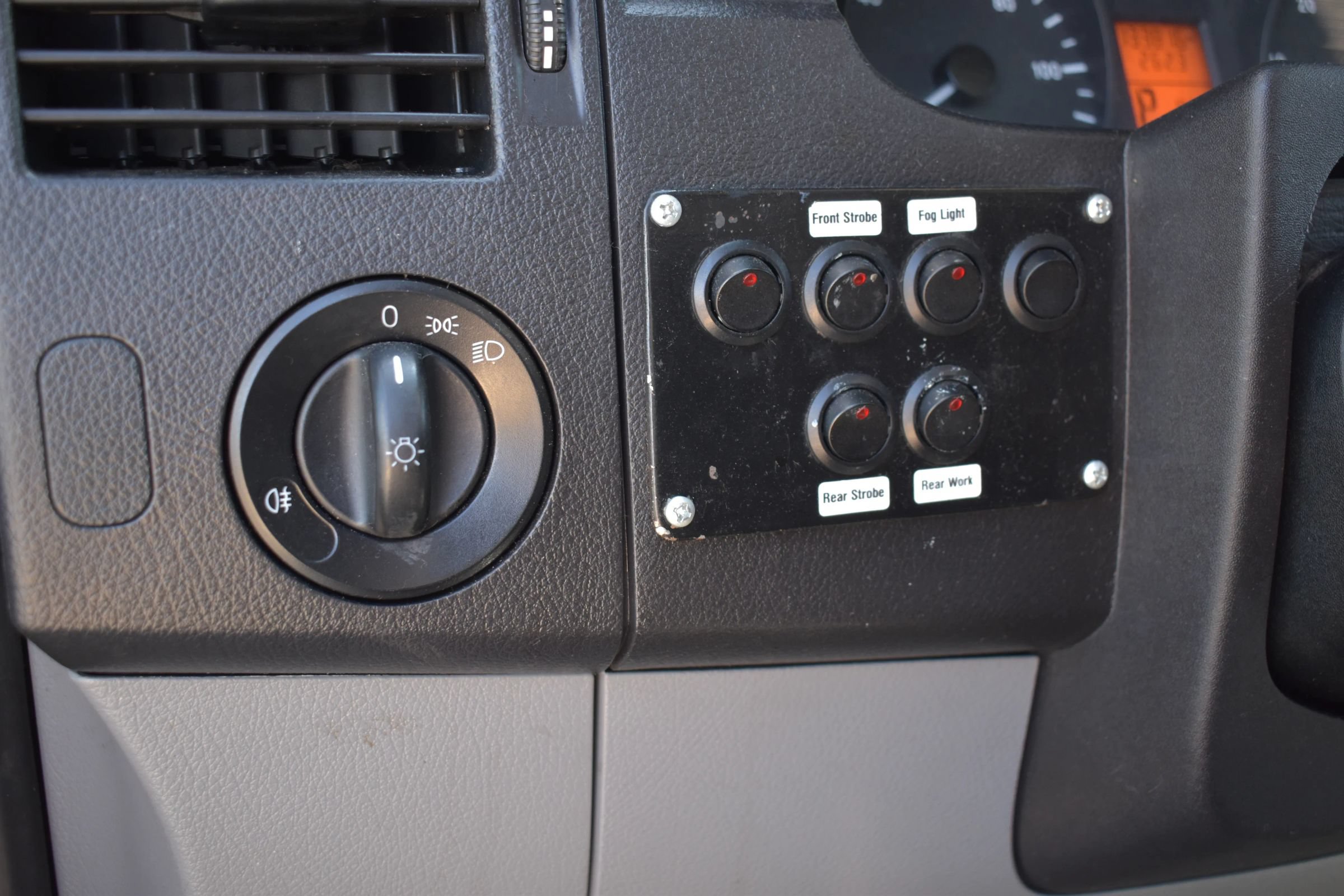 Used 2017 Freightliner Sprinter 2500 RWD image 14