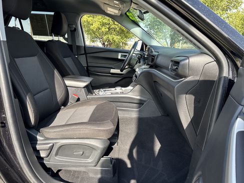 Used 2022 Ford Explorer XLT AWD/4WD image 21