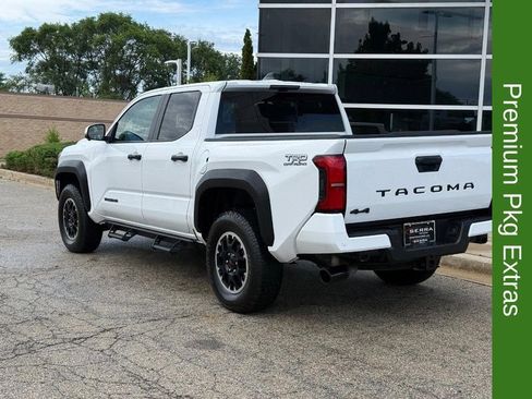 Used 2024 Toyota Tacoma TRD Off-Road w/ TRD Off Road Premium Package AWD/4WD image 5