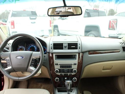 Used 2011 Ford Fusion SEL image 15