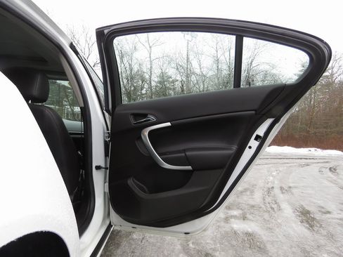 Used 2015 Buick Regal image 15