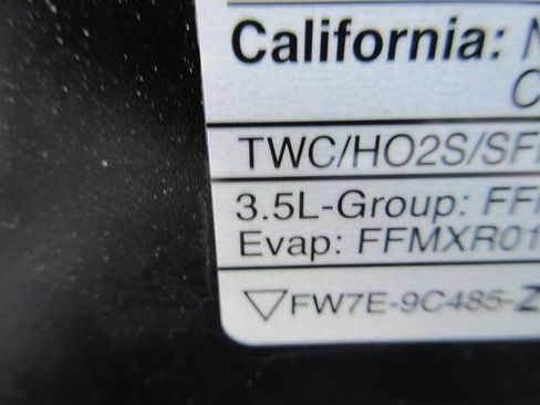 Used 2015 Ford Explorer XLT w/ Equipment Group 202A AWD/4WD image 33