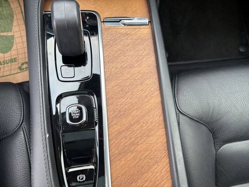 Certified 2023 Volvo XC90 B6 Plus image 30