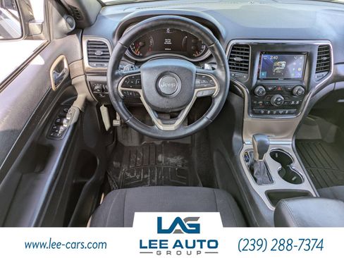 Used 2017 Jeep Grand Cherokee Laredo w/ Quick Order Package 23E image 13