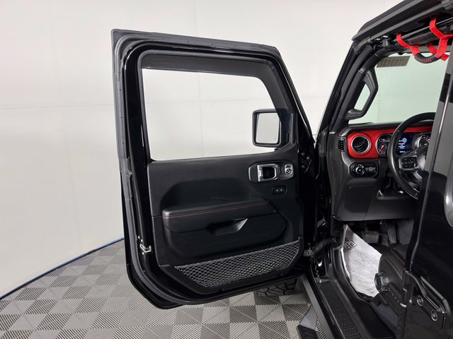 Used 2022 Jeep Wrangler Unlimited Rubicon w/ Cold Weather Group AWD/4WD image 15
