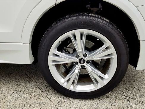 Used 2022 Audi Q8 Premium Plus w/ Premium Plus Package image 9