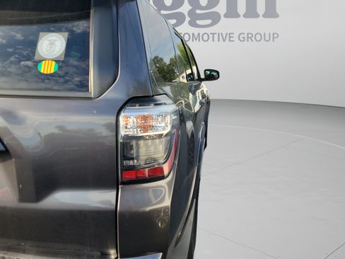 Used 2017 Toyota 4Runner SR5 RWD image 21