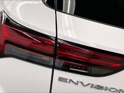 Used 2023 Buick Envision Essence image 30