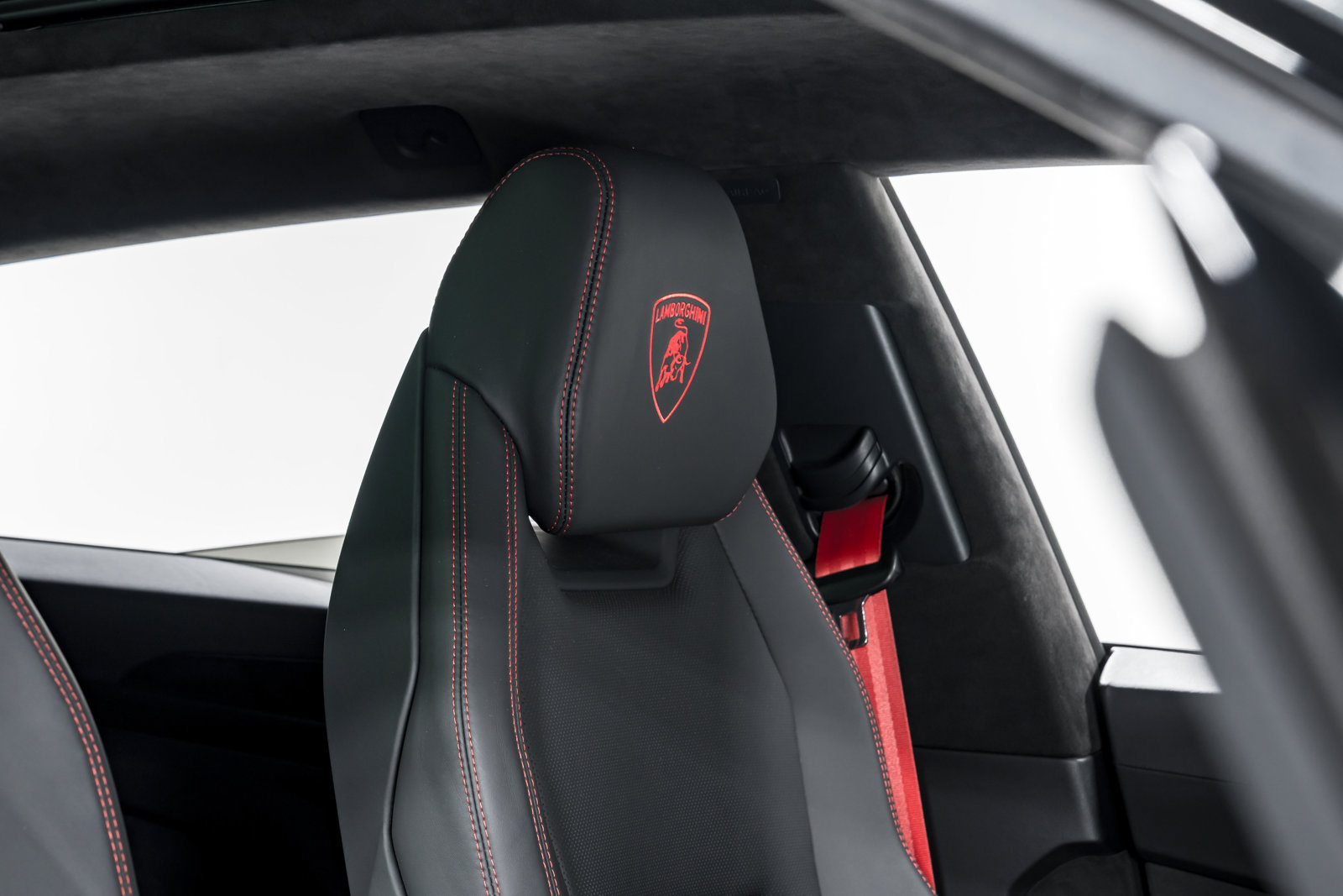 Used 2024 Lamborghini Urus S AWD/4WD image 38