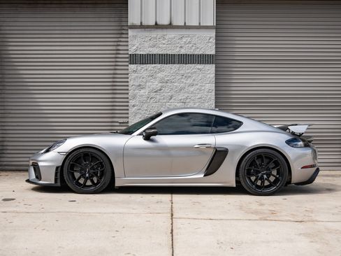 Used 2020 Porsche 718 Cayman GT4 image 8