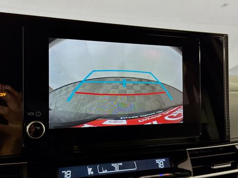 Certified 2025 Toyota Sienna LE image 16