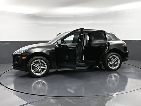 Certified 2026 Porsche Macan AWD/4WD image 37