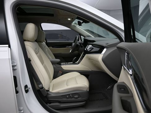 Used 2021 Cadillac XT6 Premium Luxury FWD image 30