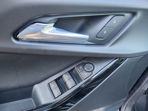 New 2026 Chevrolet Equinox LT w/ Convenience Package II image 24