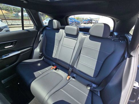 Used 2026 Mercedes-Benz GLC 300 4MATIC image 18