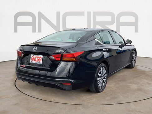 Used 2024 Nissan Altima 2.5 SV FWD image 14