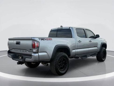 Used 2022 Toyota Tacoma TRD Off-Road w/ TRD Premium Off Road Package AWD/4WD image 4