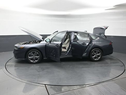 Used 2023 Honda Accord EX image 40