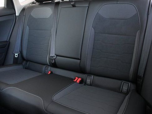 New 2025 Volkswagen Taos SE AWD/4WD image 22