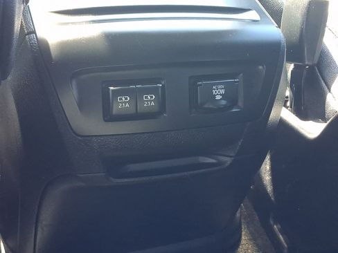 Used 2019 Toyota Sienna SE FWD image 26