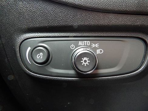 Used 2024 Chevrolet Equinox LT FWD image 18