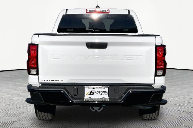 Used 2024 Chevrolet Colorado W/T RWD image 6