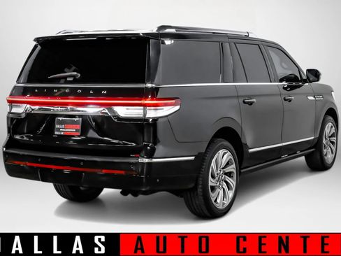 Used 2023 Lincoln Navigator L Reserve image 4