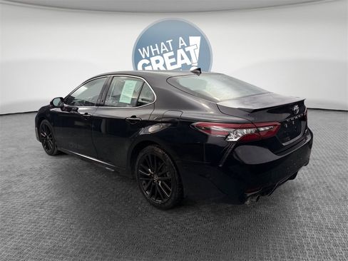 Used 2023 Toyota Camry XSE image 6