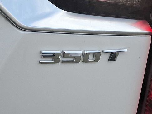 Used 2025 Cadillac XT6 Luxury image 30