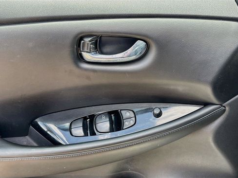 Used 2016 Nissan Leaf SL w/ Premium Package FWD image 18