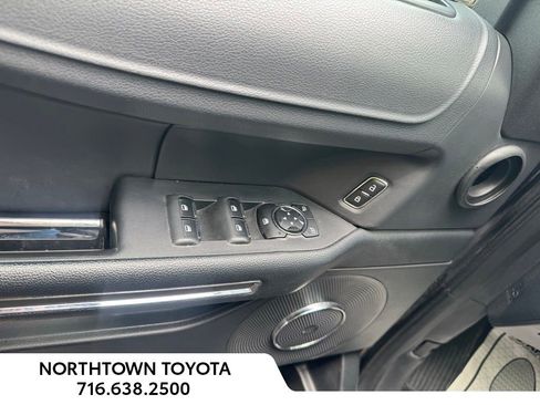 Used 2024 Ford Expedition XLT AWD/4WD image 17