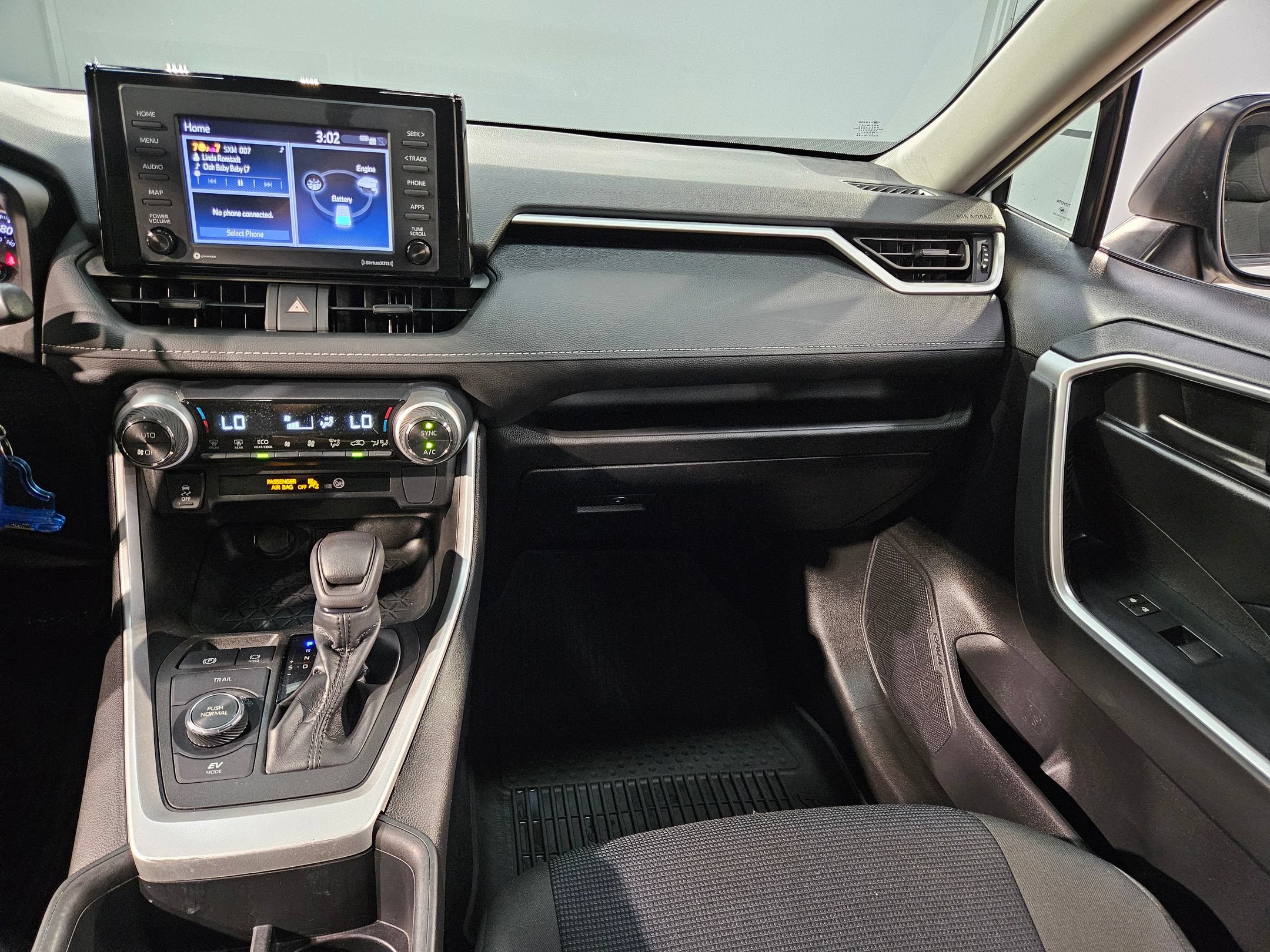 Used 2022 Toyota RAV4 LE AWD/4WD image 11