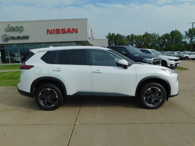 Used 2026 Nissan Rogue SV AWD/4WD image 4